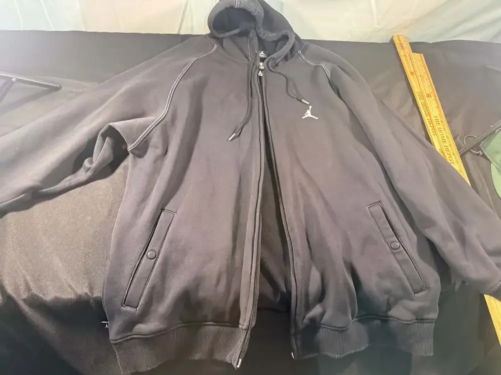 Jordan Essential Warm-Up Jacket - Men's Black Full-Zip Hoodie